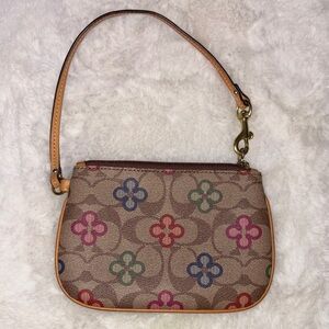 Coach Peyton Signature Clover Skinny Floral Patterned Wristlet w/Leather Trim